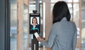 Sistemas Inteligentes Para Controlar Accesos Comerciales